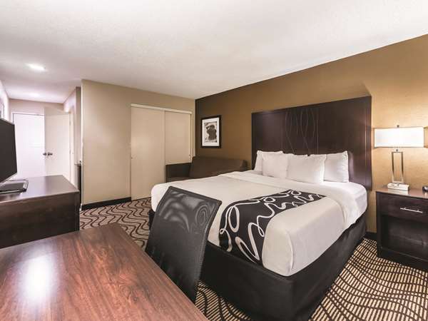  - La Quinta Inn & Suites Collinsville - I-55 & I-70, Exit 11