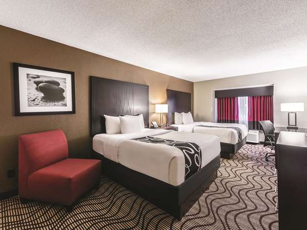  - La Quinta Inn & Suites Collinsville - I-55 & I-70, Exit 11
