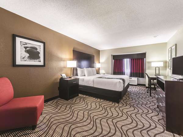  - La Quinta Inn & Suites Collinsville - I-55 & I-70, Exit 11