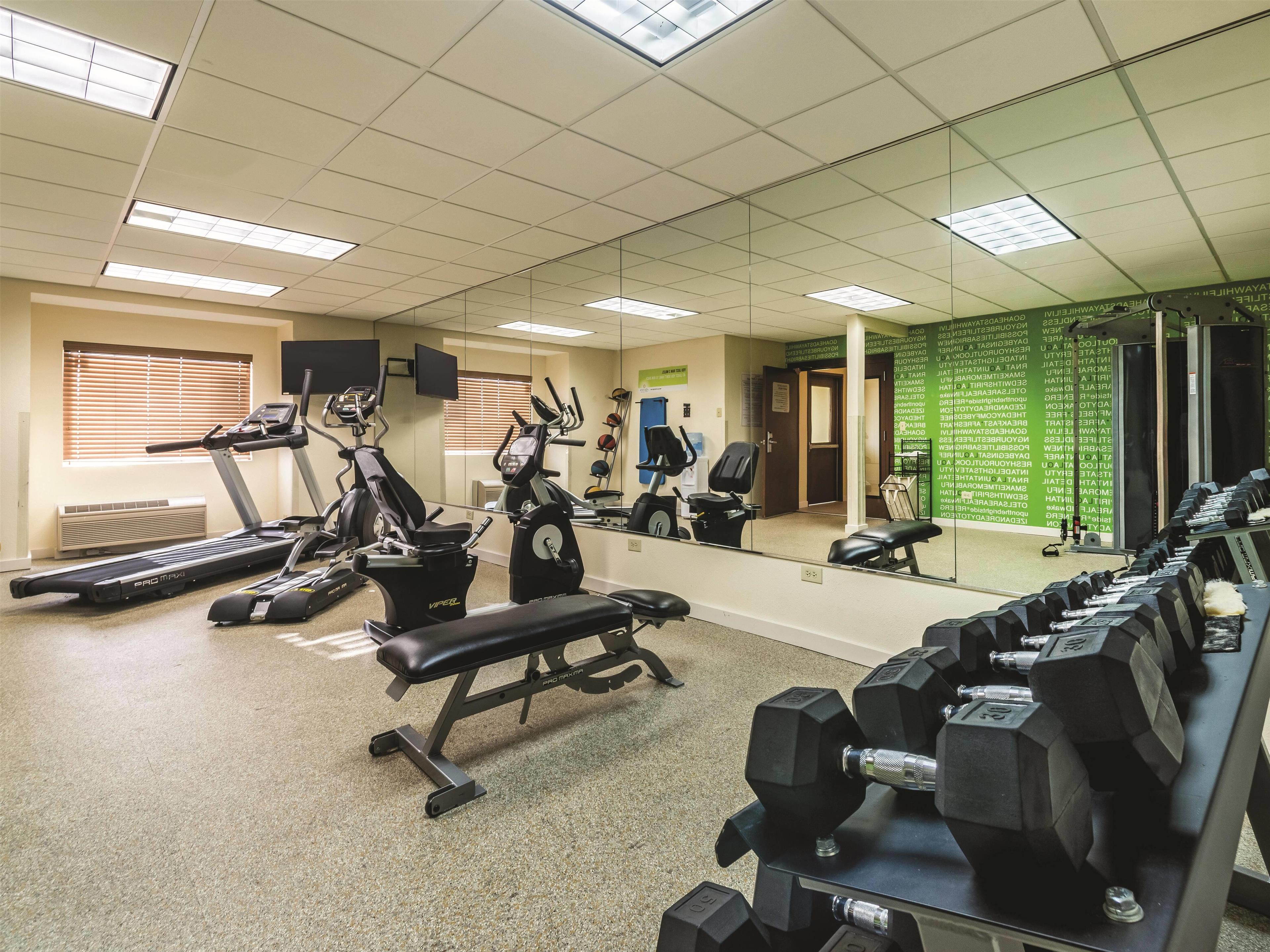 Health club fitness center gym | La Quinta Inn & Suites by Wyndham Collinsville - St. Louis