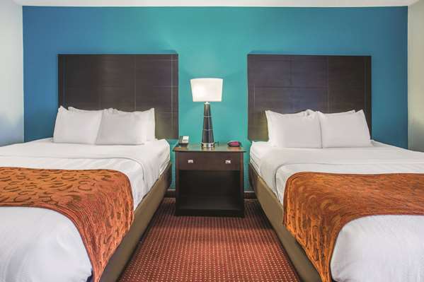  - La Quinta Inn & Suites O'Fallon - I-64, Exit 14