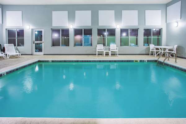 Pool - La Quinta Inn & Suites O'Fallon - I-64, Exit 14