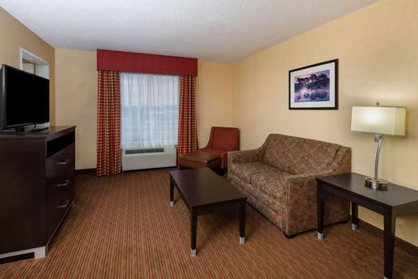 Suite - La Quinta Inn & Suites Warner Robins