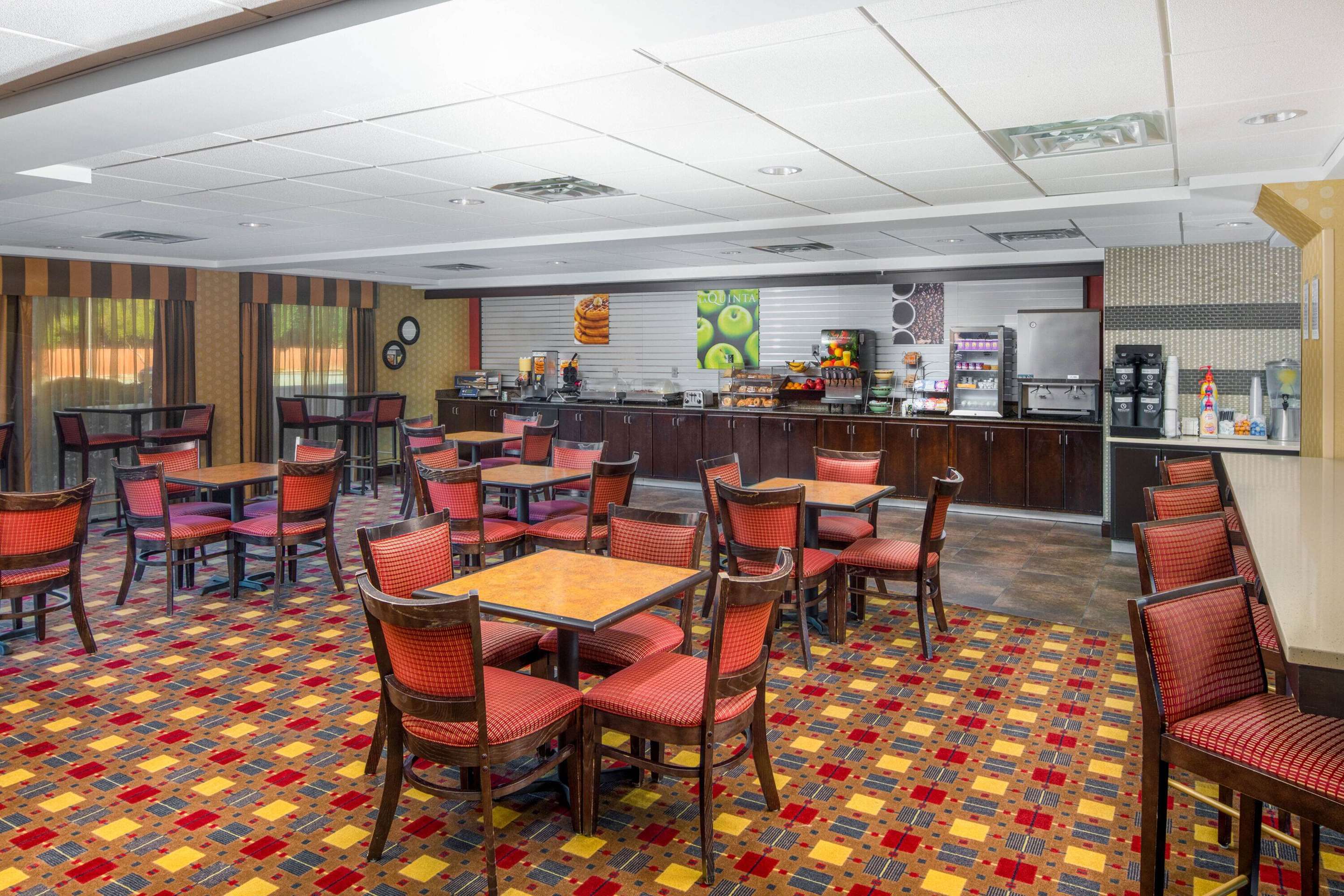 Property amenity | La Quinta Inn & Suites by Wyndham Warner Robins - Robins AFB