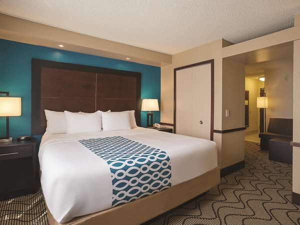 Suite - La Quinta Inn & Suites Central Point - I-5, Exit 33