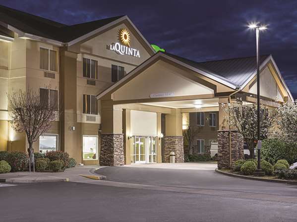 Exterior view - La Quinta Inn & Suites Central Point - I-5, Exit 33
