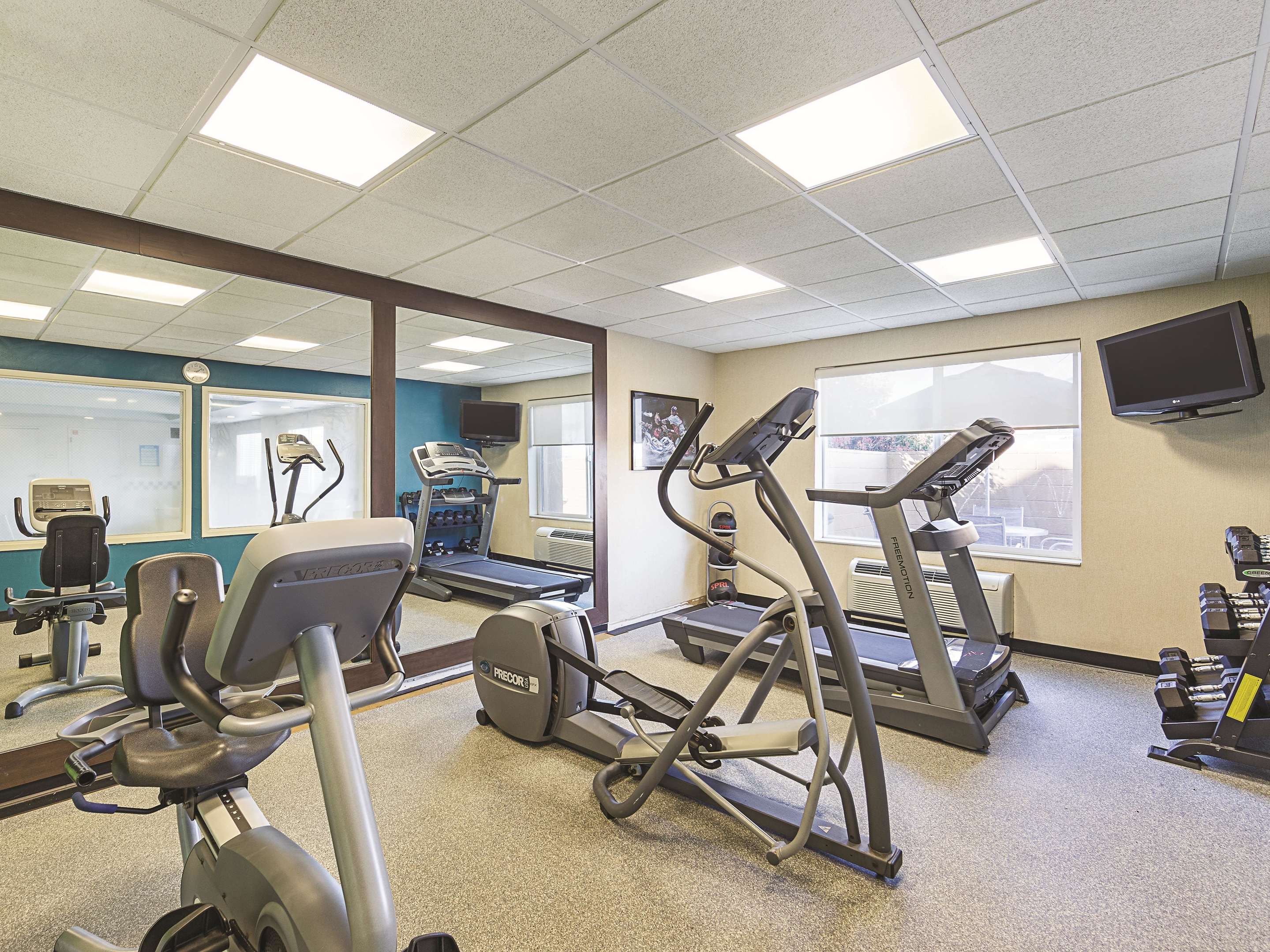 Health club | La Quinta Inn & Suites by Wyndham Central Point - Medford