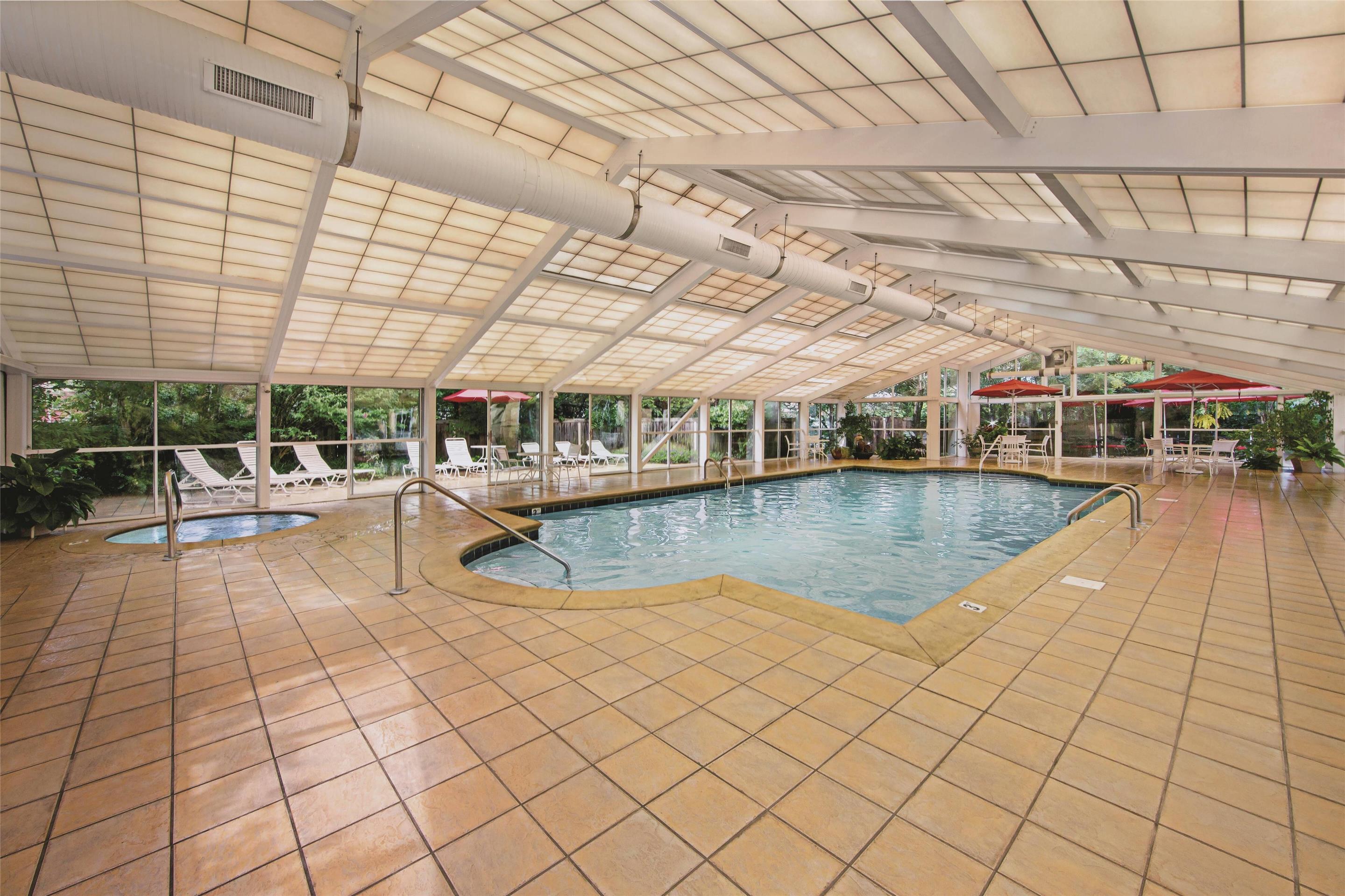 Pool | La Quinta Inn & Suites by Wyndham Pigeon Forge
