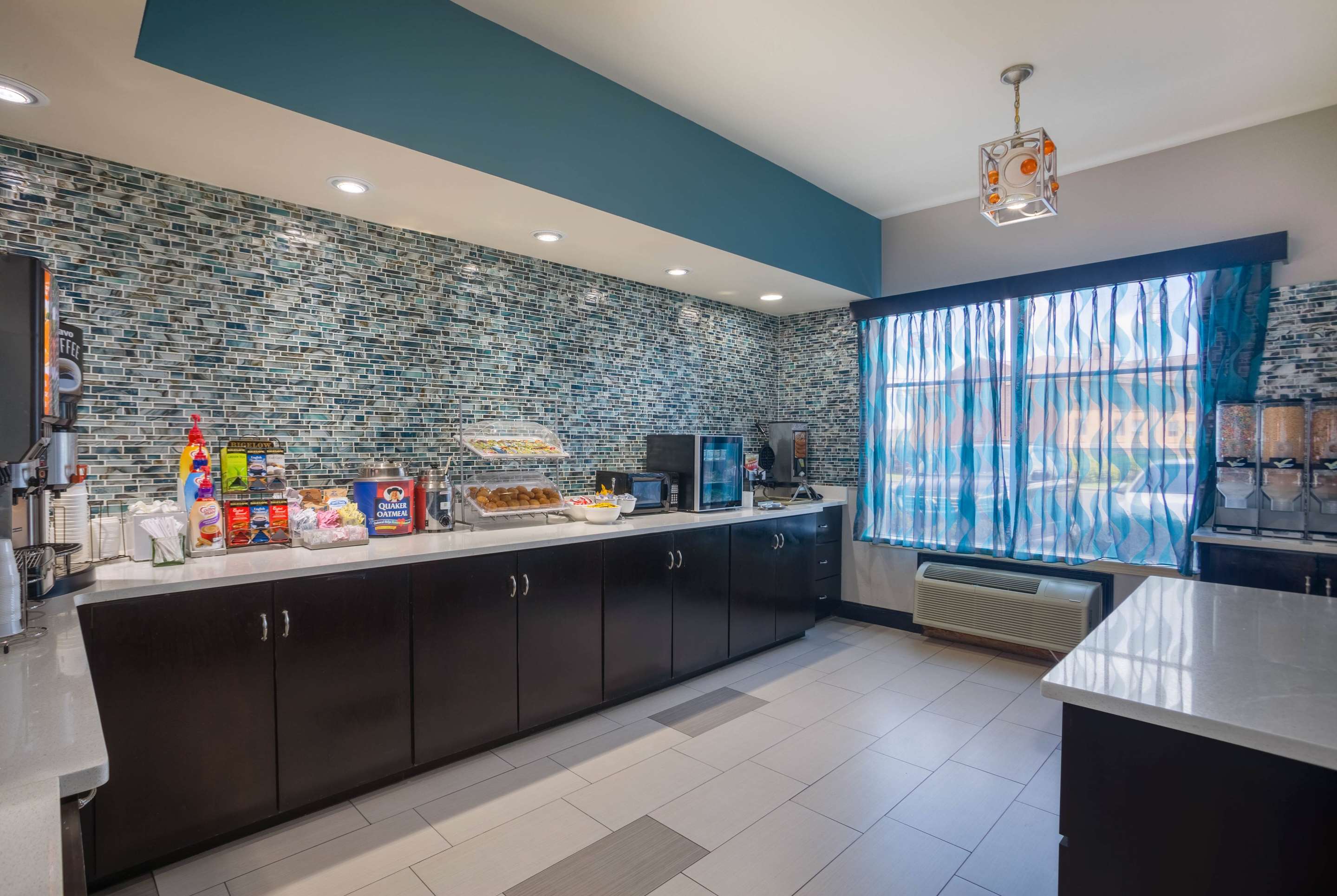 Property amenity | La Quinta Inn & Suites by Wyndham Oxford - Anniston