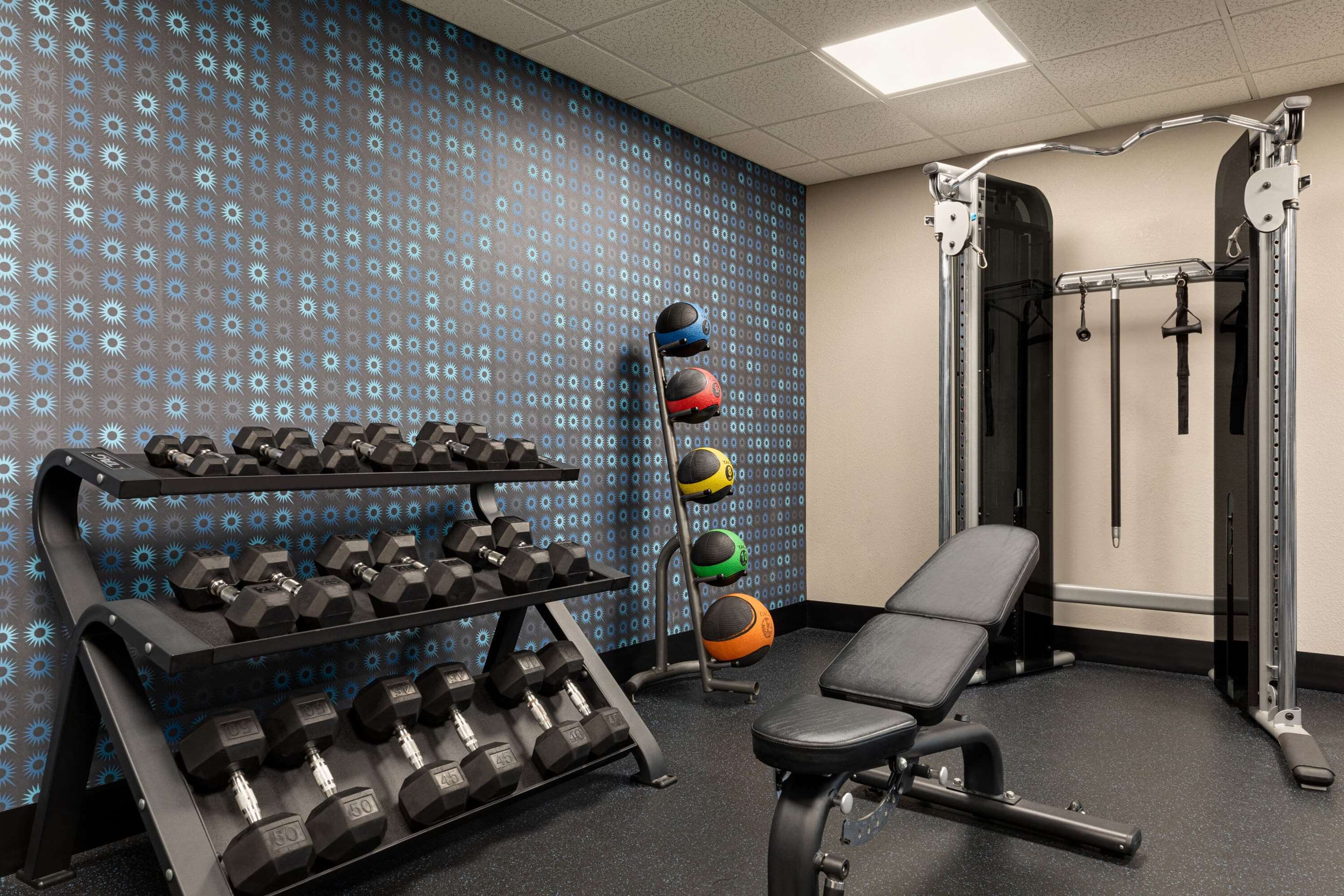 Health club fitness center gym | La Quinta Inn & Suites by Wyndham Oxford - Anniston