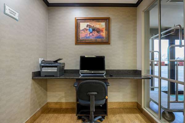 Conference Area - La Quinta Inn & Suites Glendive