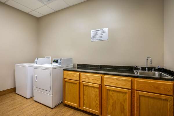 Amenities - La Quinta Inn & Suites Glendive