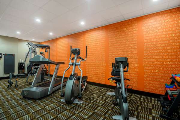 Fitness/ Exercise Room - La Quinta Inn & Suites Glendive