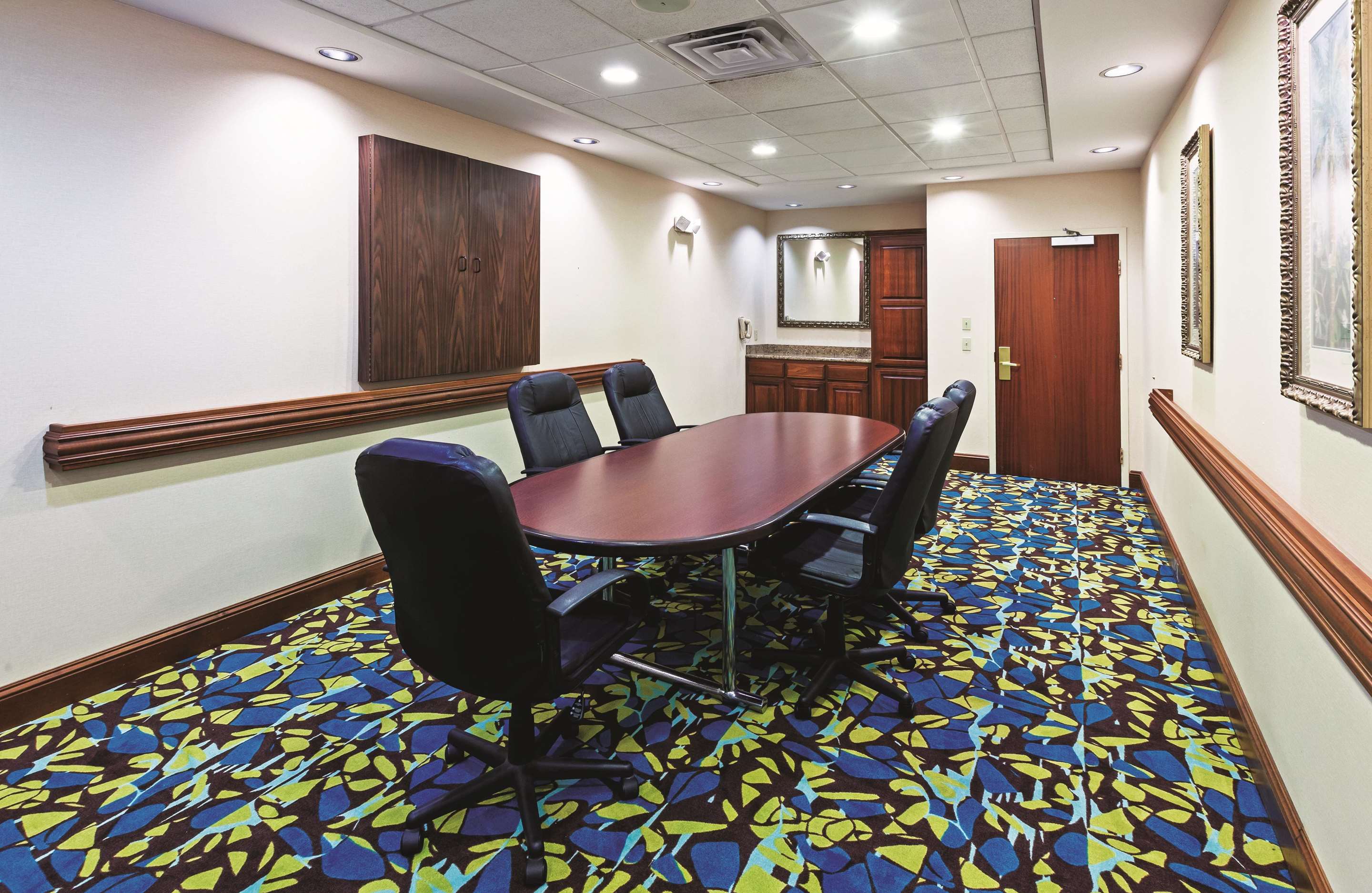 Meeting Room | La Quinta Inn & Suites by Wyndham Corpus Christi-N Padre Isl