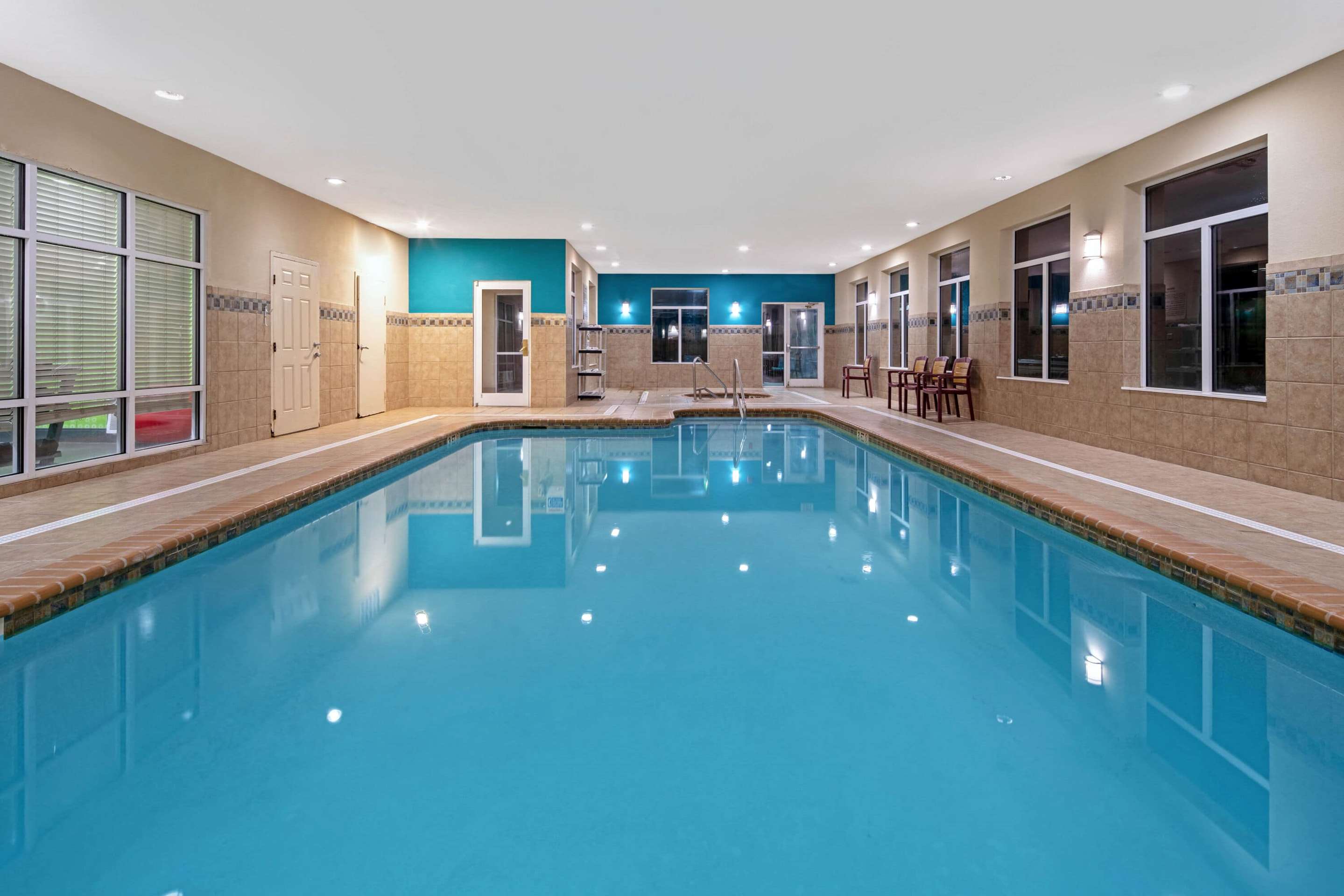 Pool | La Quinta Inn & Suites by Wyndham Corpus Christi-N Padre Isl
