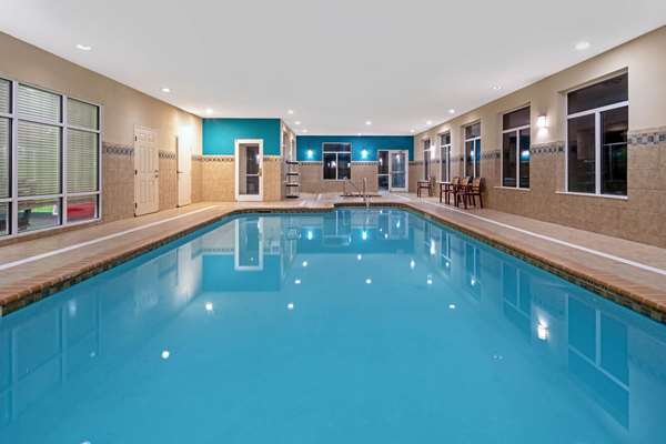 Pool - La Quinta Inn & Suites North Padre Island Corpus Christi