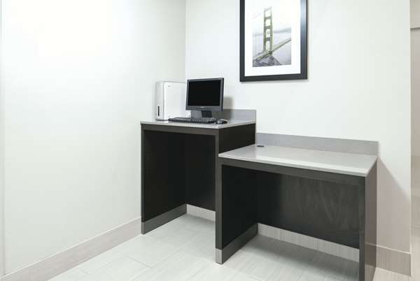 Conference Area - La Quinta Inn & Suites Fairfield