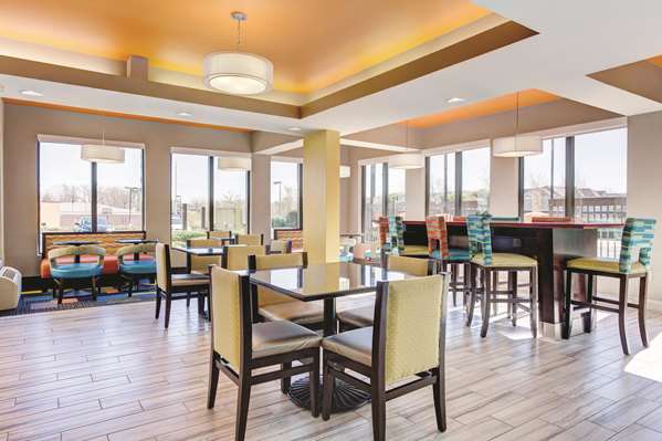  - La Quinta Inn & Suites North Jackson - I-55, Exits 102 & 102B