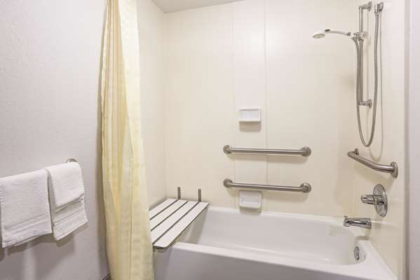  - La Quinta Inn & Suites North Jackson - I-55, Exits 102 & 102B