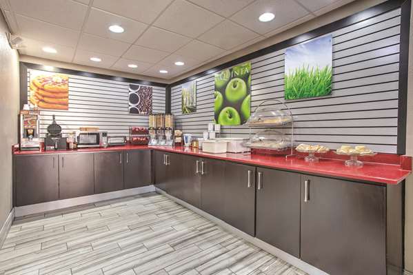  - La Quinta Inn & Suites North Jackson - I-55, Exits 102 & 102B