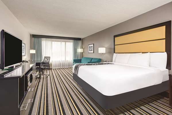  - La Quinta Inn & Suites North Jackson - I-55, Exits 102 & 102B