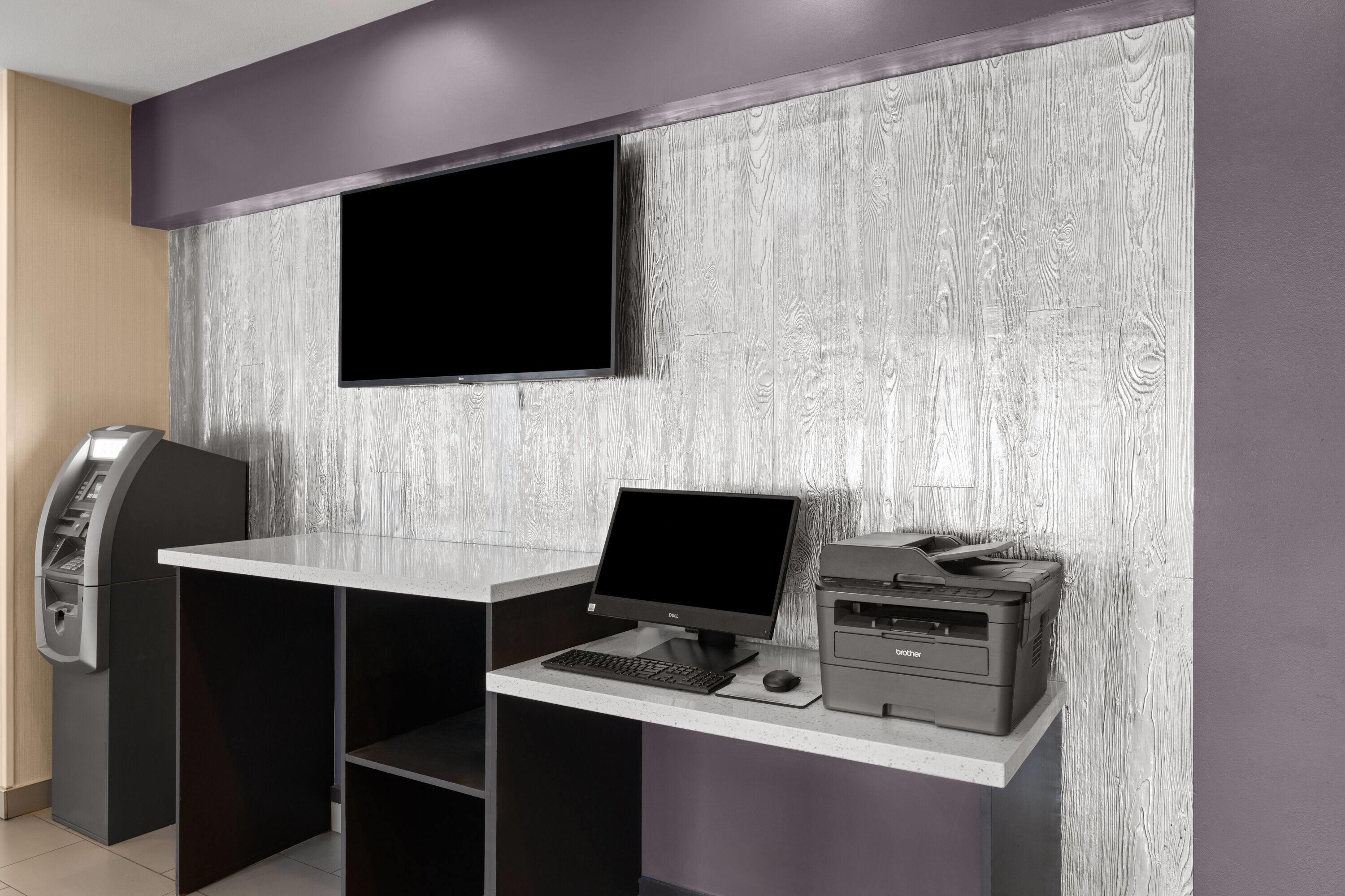Business Center | La Quinta by Wyndham Fayetteville