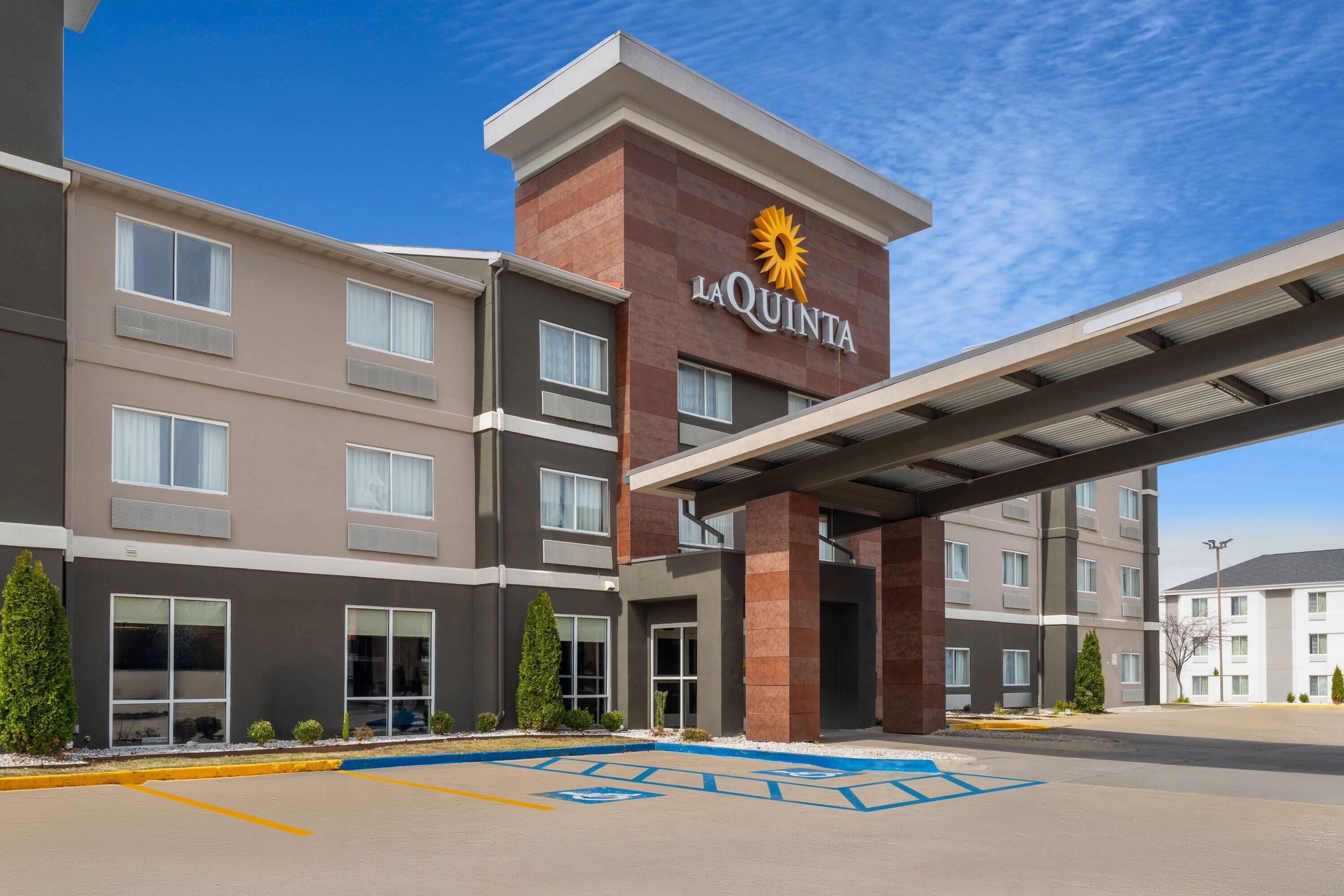 Exterior | La Quinta by Wyndham Fayetteville