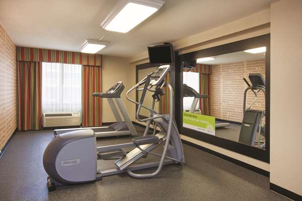 Fitness/ Exercise Room - La Quinta Inn & Suites Historic Area Williamsburg