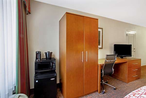  - La Quinta Inn & Suites Historic Area Williamsburg