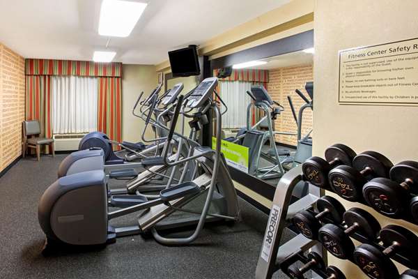 Fitness/ Exercise Room - La Quinta Inn & Suites Historic Area Williamsburg