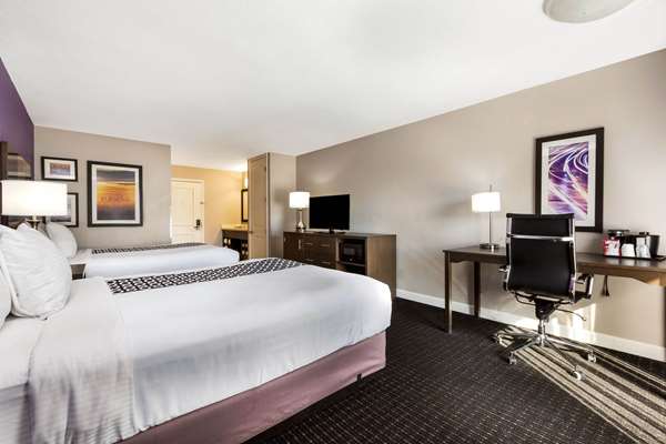  - La Quinta Inn & Suites Pomona