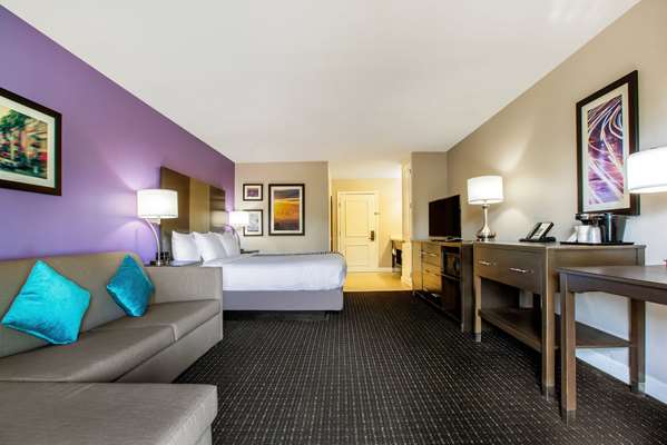 Suite - La Quinta Inn & Suites Pomona