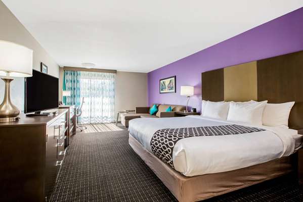 Suite - La Quinta Inn & Suites Pomona