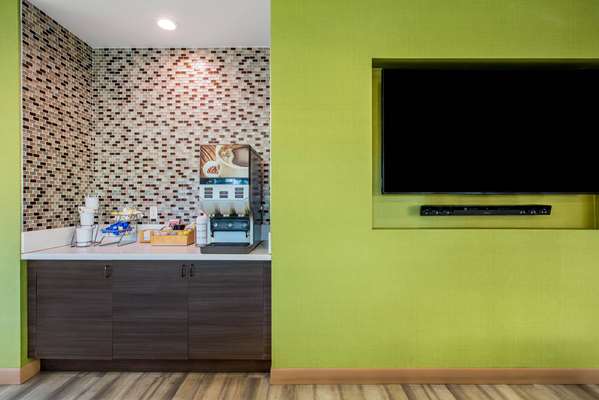  - La Quinta Inn & Suites Pomona