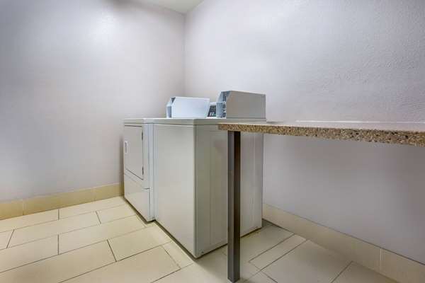 Amenities - La Quinta Inn & Suites Pomona