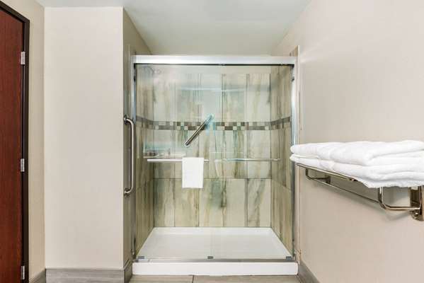  - La Quinta Inn & Suites Batavia - I-90, Exit 48