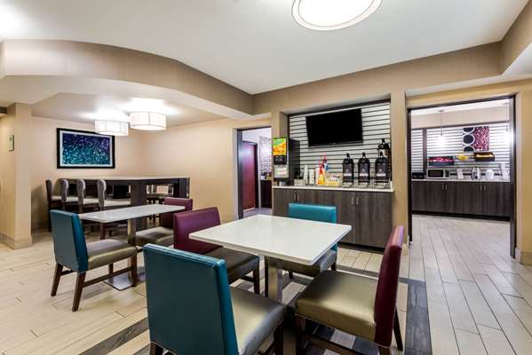  - La Quinta Inn & Suites Batavia - I-90, Exit 48