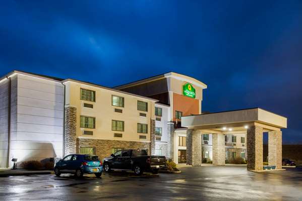 Exterior view - La Quinta Inn & Suites Batavia - I-90, Exit 48
