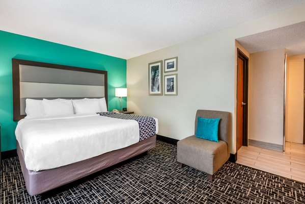  - La Quinta Inn & Suites Batavia - I-90, Exit 48