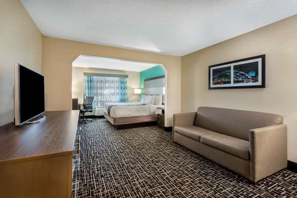 Suite - La Quinta Inn & Suites Batavia - I-90, Exit 48