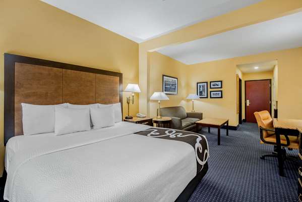 Suite - La Quinta Inn & Suites Mt Laurel - NJ Turnpike, Exit 4