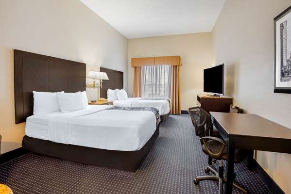  - La Quinta Inn & Suites Mt Laurel - NJ Turnpike, Exit 4