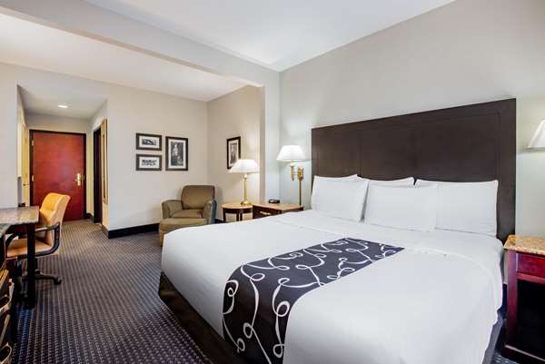  - La Quinta Inn & Suites Mt Laurel - NJ Turnpike, Exit 4