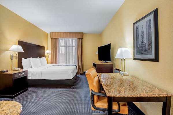  - La Quinta Inn & Suites Mt Laurel - NJ Turnpike, Exit 4