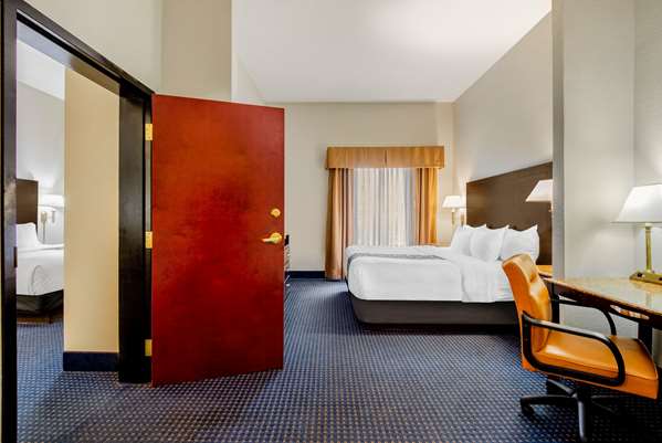 Suite - La Quinta Inn & Suites Mt Laurel - NJ Turnpike, Exit 4