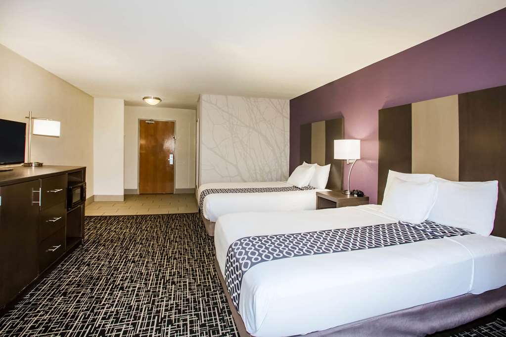 LA QUINTA INN STE PONTOON BEACH-guestroom-Guest Room,Suite,On-Site.jpg