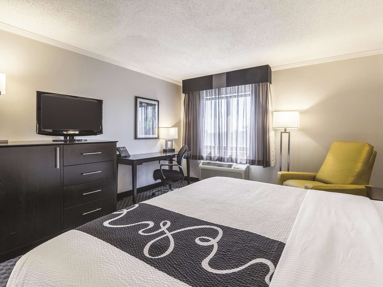 La Quinta Inn & Suites Greenwood Village, CO See Discounts