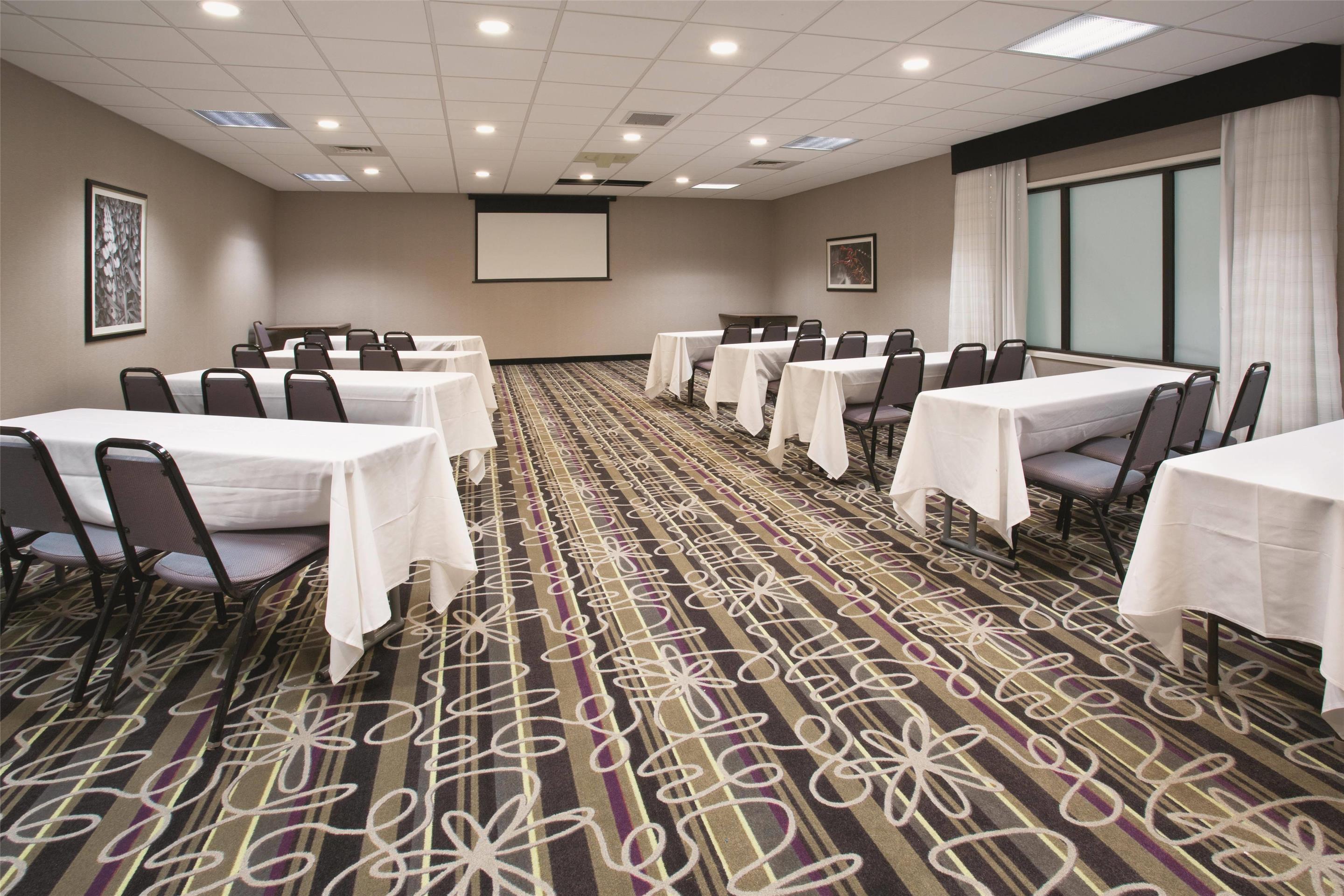 Meeting Room | La Quinta by Wyndham Denver Englewood Tech Center