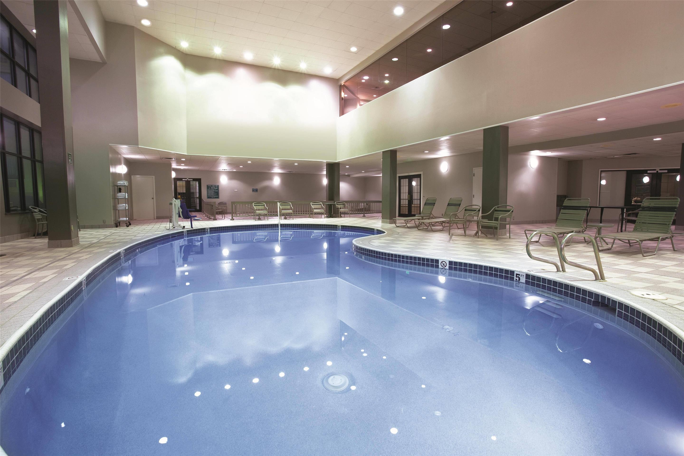 Pool | La Quinta by Wyndham Denver Englewood Tech Center