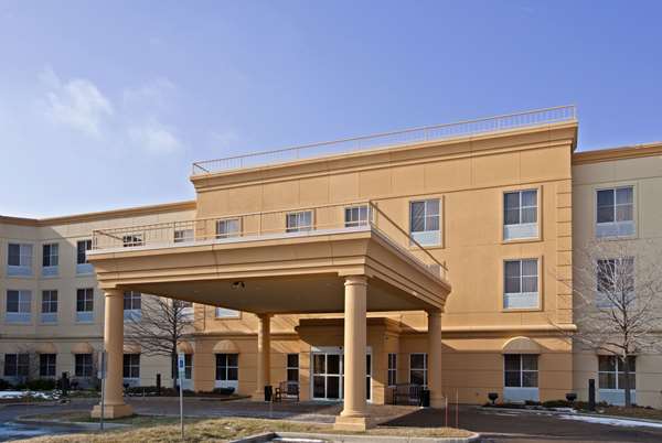 Exterior view - La Quinta Inn & Suites Bannockburn - I-94, Exit 21